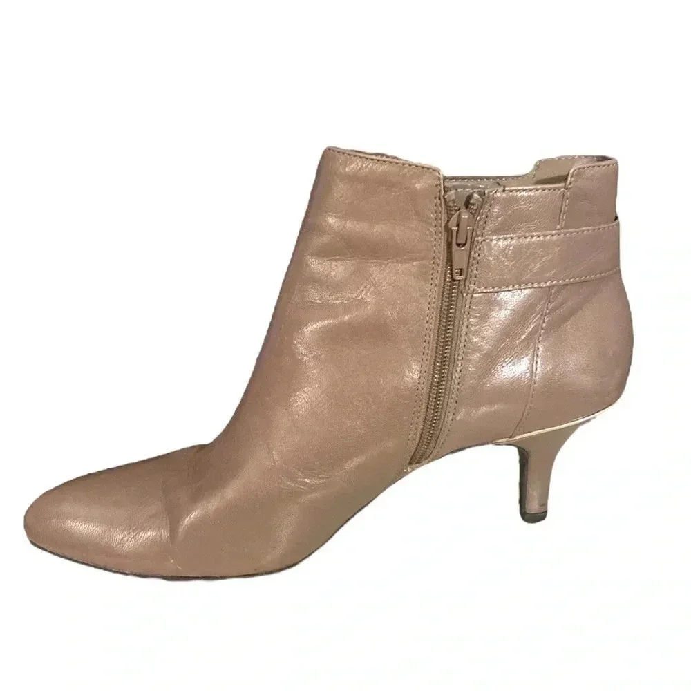 ANNE KLEIN | Faeryn Leather Ankle Taupe Booties Size 10M